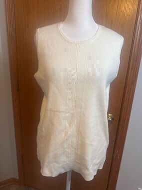 Tommy Hilfiger Cream Sleeveless Knit Top, Flattering Texture w/ Chevron Panel